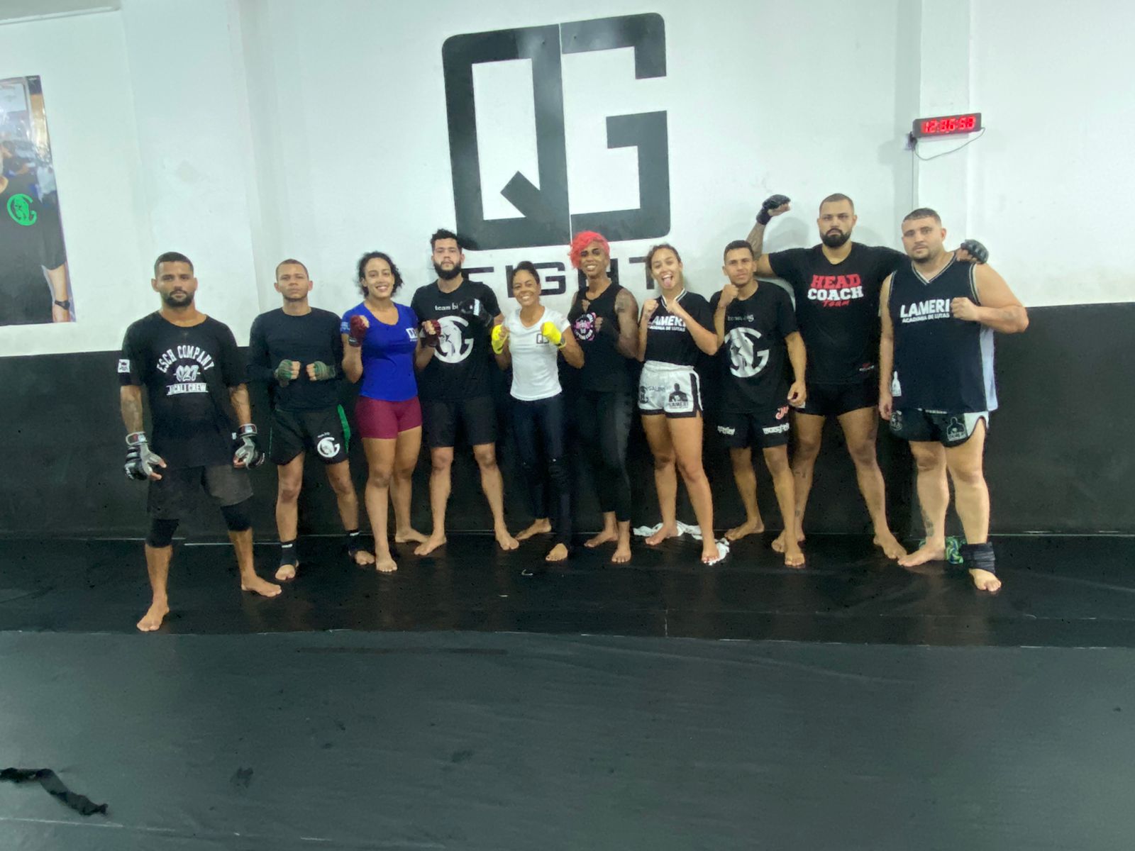 Alunos e professores da QG Fight no tatame